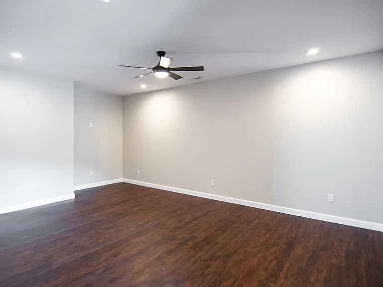 33 Michigan Ln — Photo 17