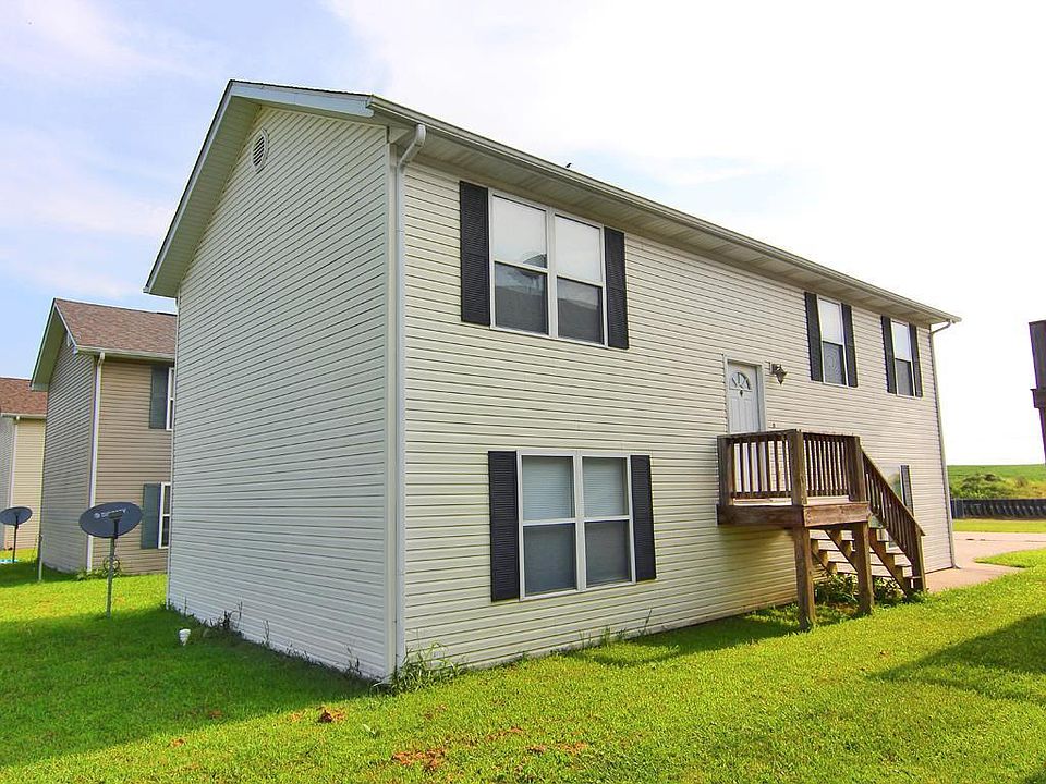 2nd image of 121 Weeping Willow Ln