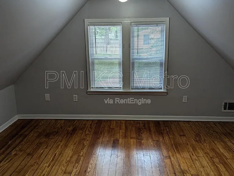 724 S Grand Ave — Photo 15