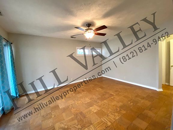 3rd image of 2616 Mariposa Dr