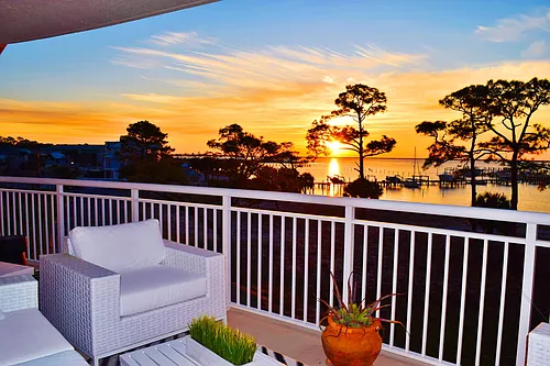 10099 Nelle Ave Photo 1