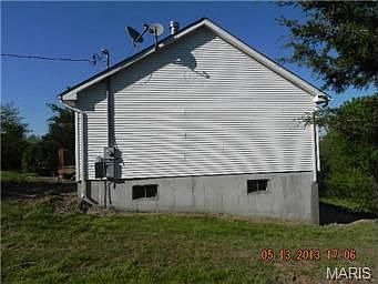 4th image of 9050 Ridgewood Dr