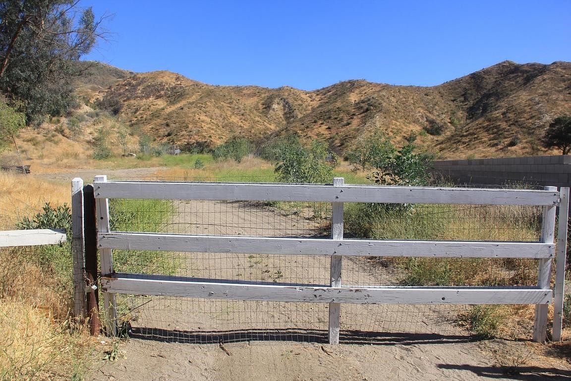 27512 Oak Spring Canyon Rd, Santa Clarita, CA 91387 | Zillow