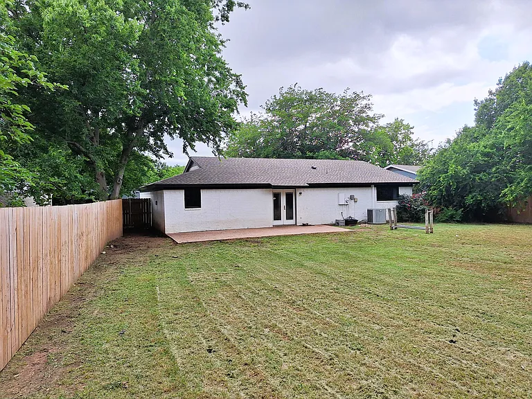 316 N Heights Dr — Photo 16