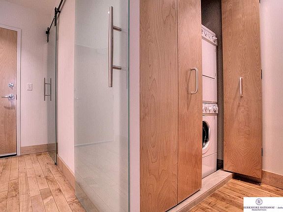 3rd image of 105 S 9th St APT 401