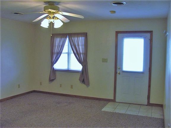 2nd image of 717 Laura Ln