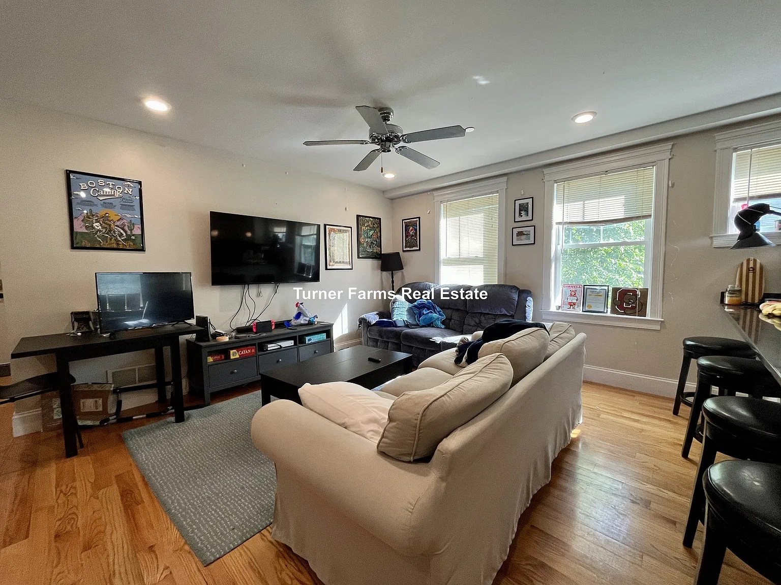 5 bed, 2.5 bath, 9999 sqft, $5,950 — Photo 1