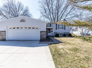 2711 W Mount Hope Ave, Lansing, MI 48911