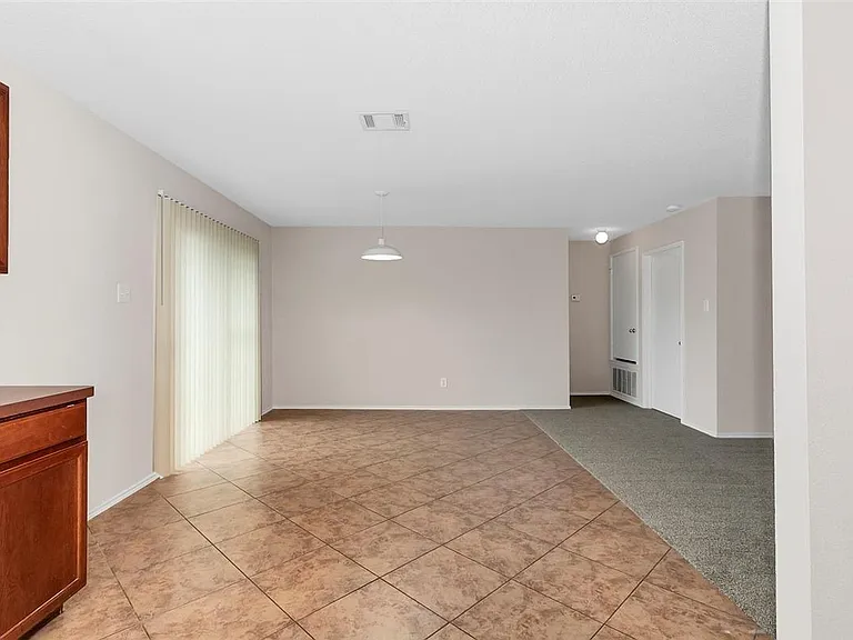 2152 Laughlin Rd — Photo 5