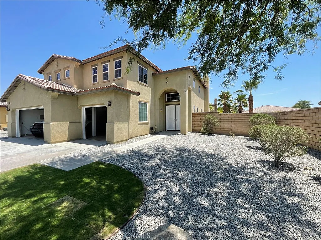 5 bed, 3163 sqft, $3,650 — Photo 2