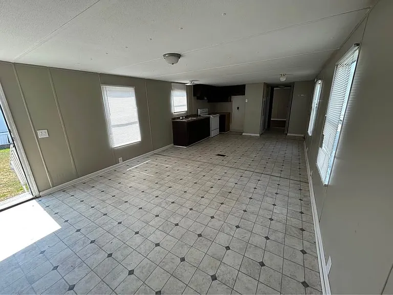 309 Reid Ct — Photo 8