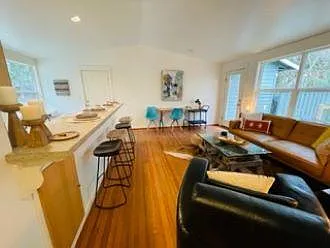 1574 Parkview Dr NE #10 — Photo 2