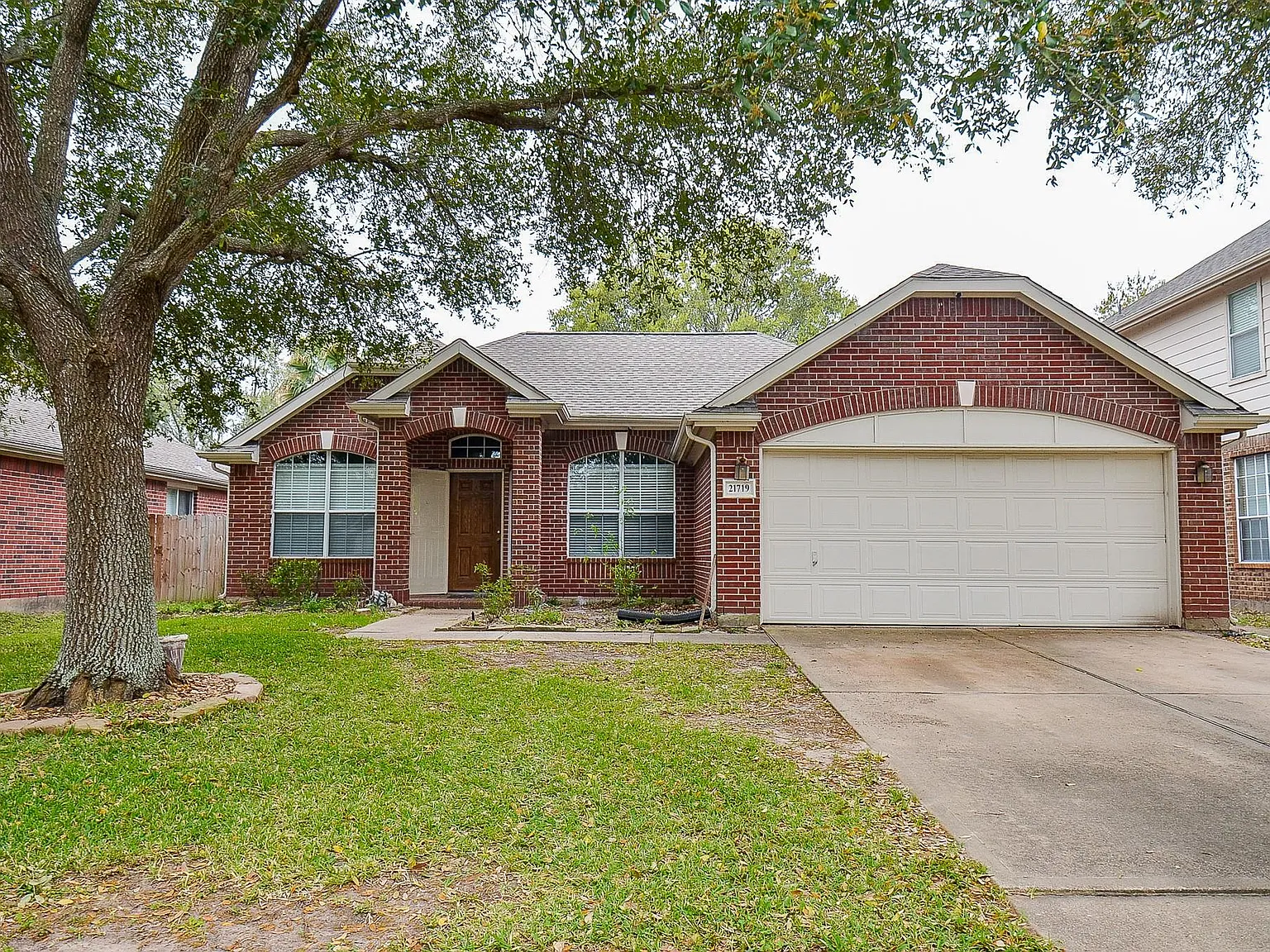 3 bed, 2.0 bath, 1705 sqft, $2,200 — Photo 1