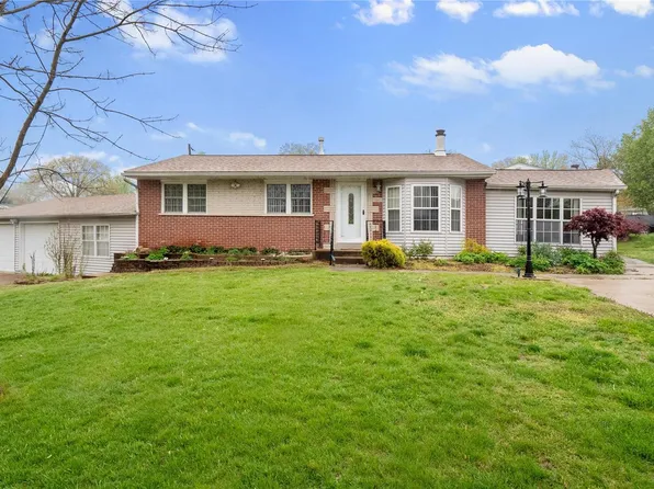 9602 Arno Dr, Saint Louis, MO 63123