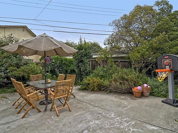 3rd image of 328 Waverley St
