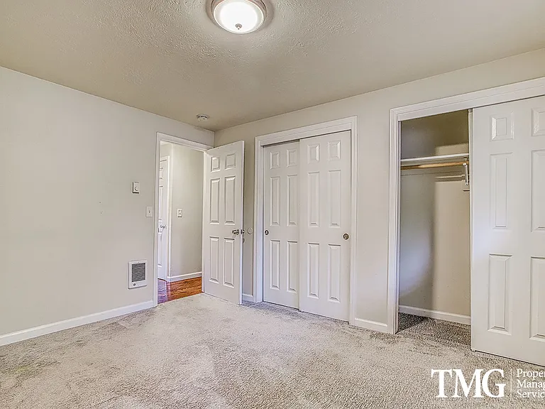 Jackson Court Apartments — Photo 45