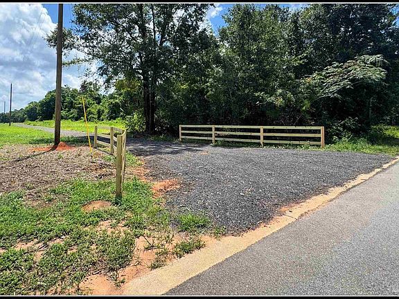 5th image of 9150 Three Hollow Rd