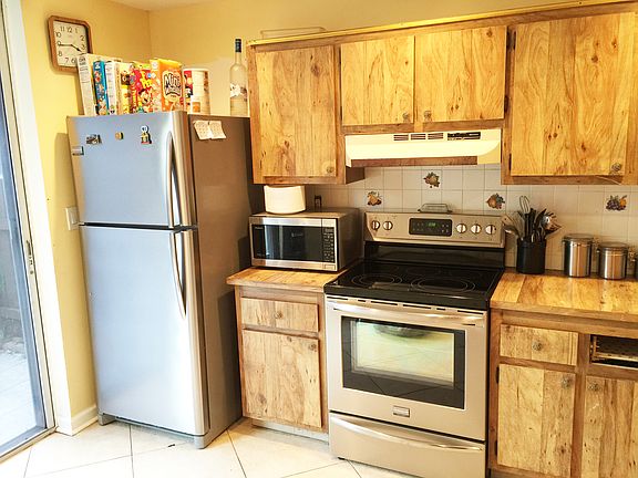 4th image of 1373 Hampton Blvd