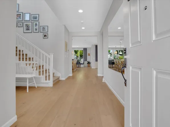 333 Franklin Ln, Ripon, CA 95366