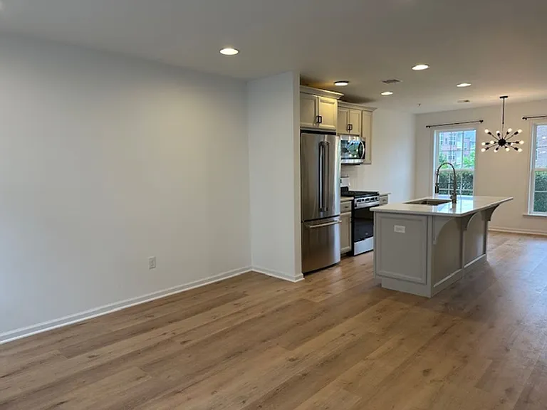 3206 Concord Way — Photo 5