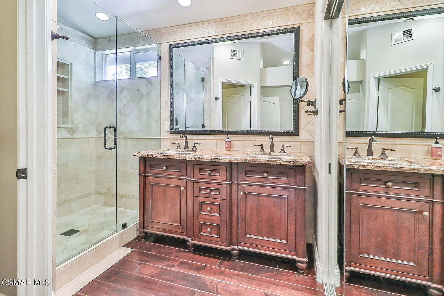 3 bed, 2.5 bath, 1806 sqft, $5,000 — Photo 4