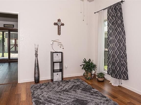 5th image of 3908 Churchill Dr