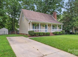6706 Farrington Ln, Charlotte, NC 28227
