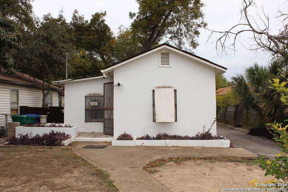 1st image of 1101 Prado St