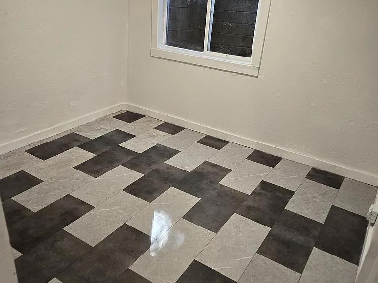 850 NW Polk Ave — Photo 2