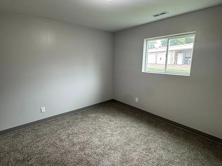 Taylor's Place Apartments — Photo 8