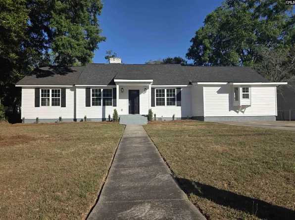 416 Thames St, Manning, SC 29102