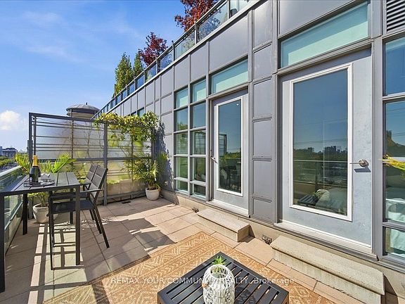 4th image of 380 Macpherson Ave #501