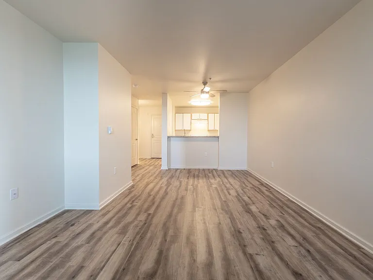 303 NE 16th Ave — Photo 107