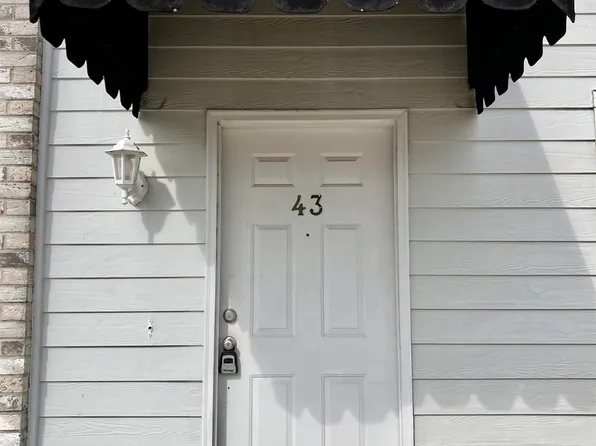 5141 Nicholson Dr #43B, Baton Rouge, LA 70820