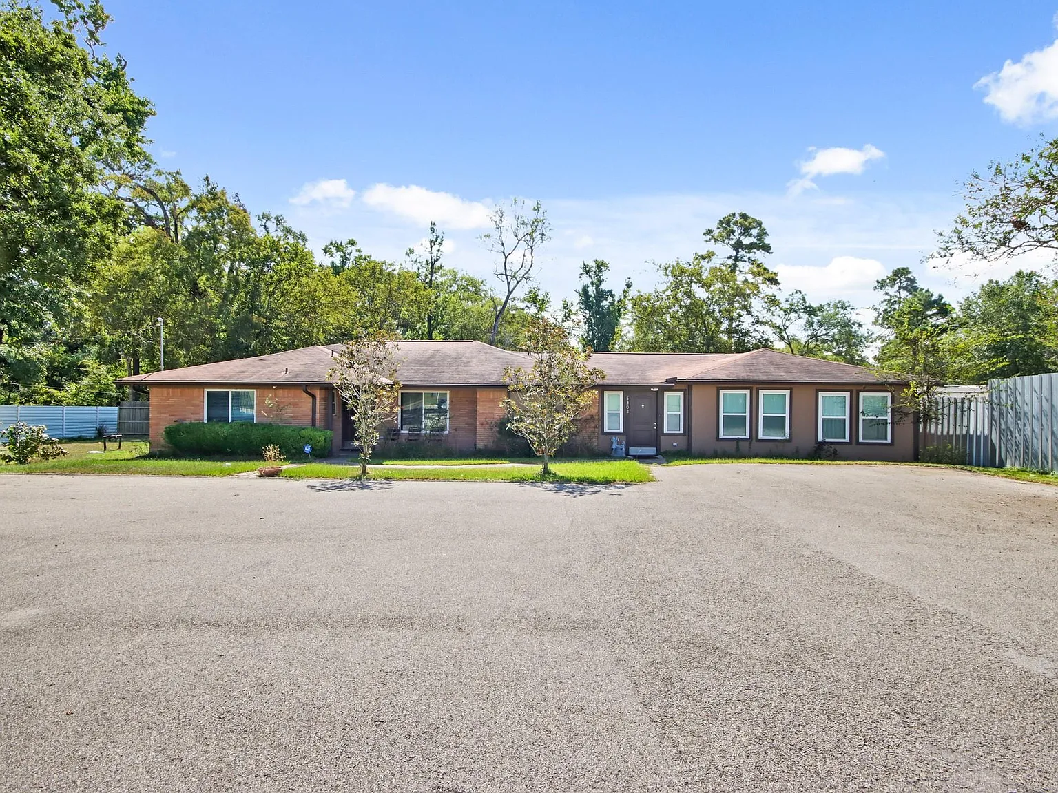 4 bed, 3.0 bath, 2605 sqft, $2,500 — Photo 2
