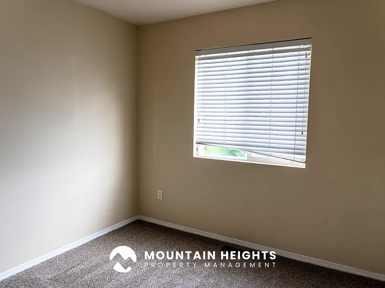 1953 W Black Angus Dr — Photo 24