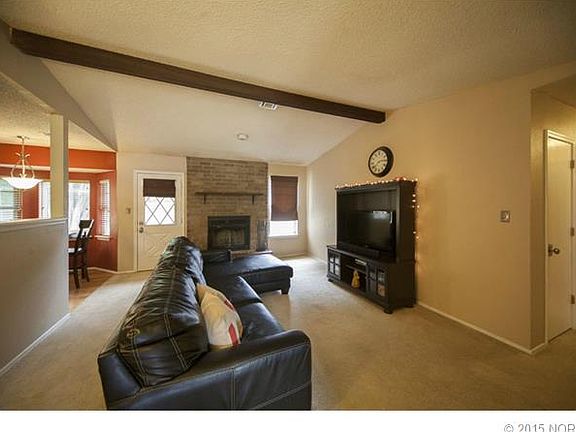 2nd image of 601 E Glenpool Blvd S