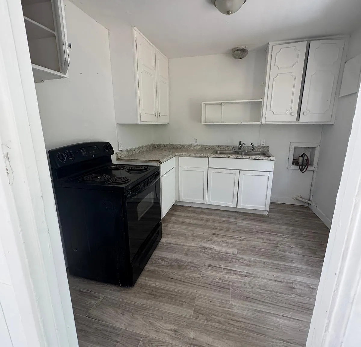 3 bed, 1050 sqft, $1,000 — Photo 2