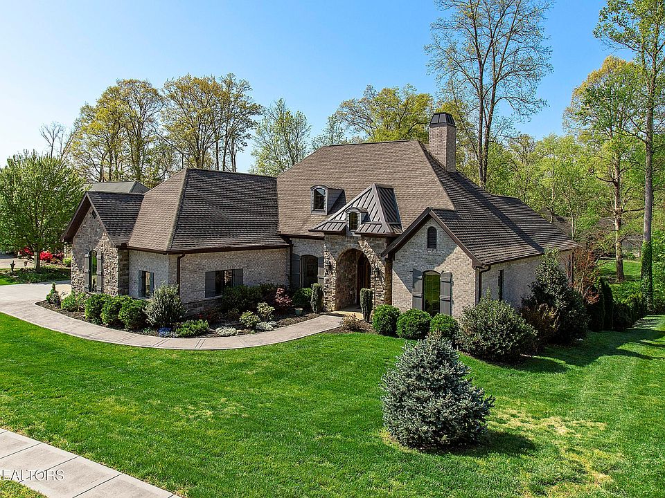 1st image of 301 Oak Chase Blvd