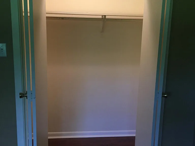 527 Highpoint Dr — Photo 17