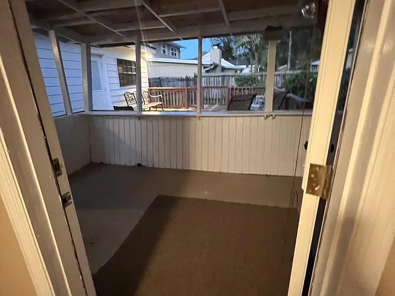 1016 W Indiana Ave — Photo 31