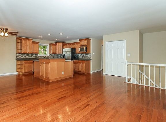 5th image of 2381 Leeward Ln