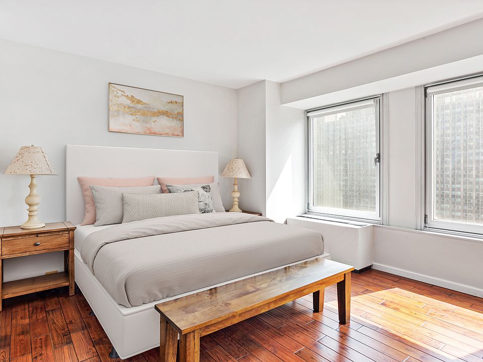 1st image of 150 W 56th St APT 3311