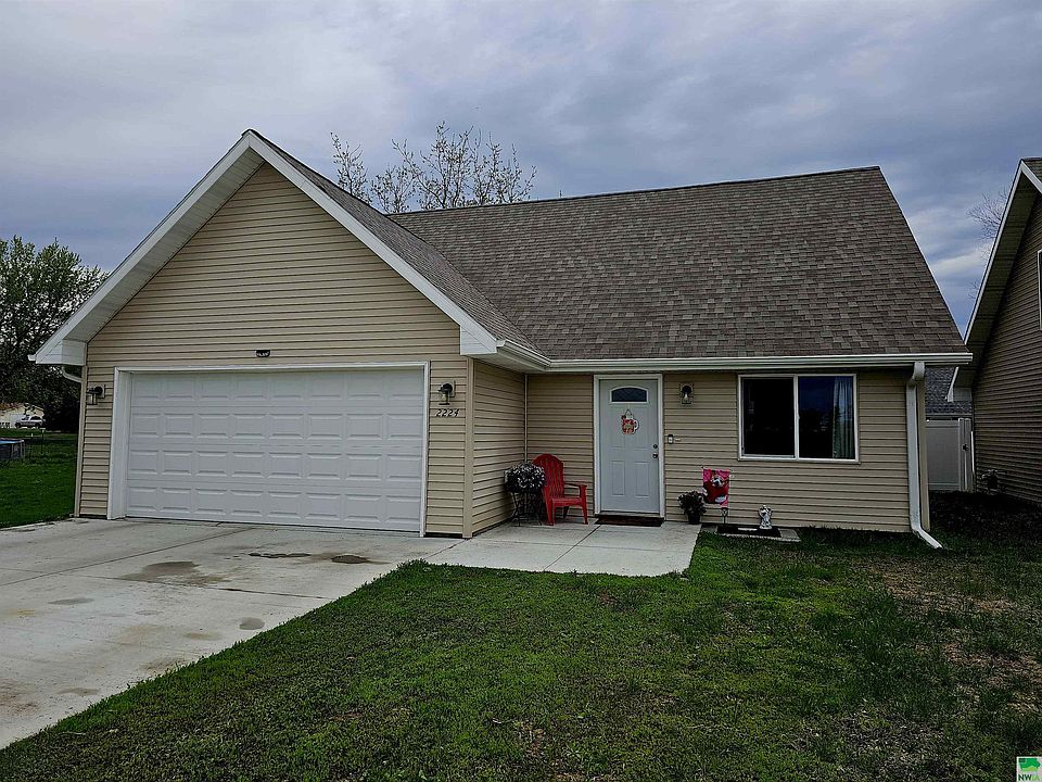 1st image of 2224 River Dr S