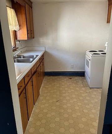 3rd image of 4 Spencer St APT 1