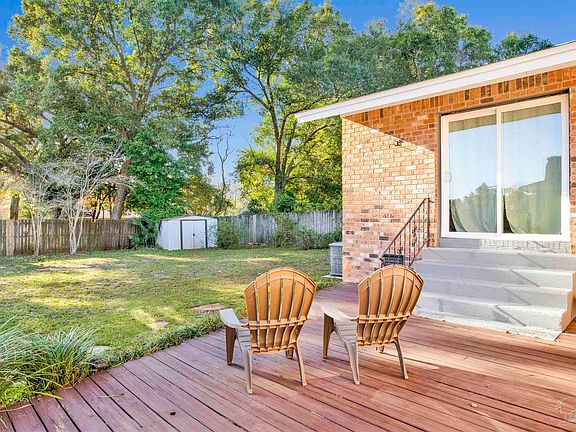 2nd image of 2885 Logan Dr