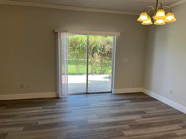 3 bed, 2.0 bath, 1576 sqft, $2,950 — Photo 4