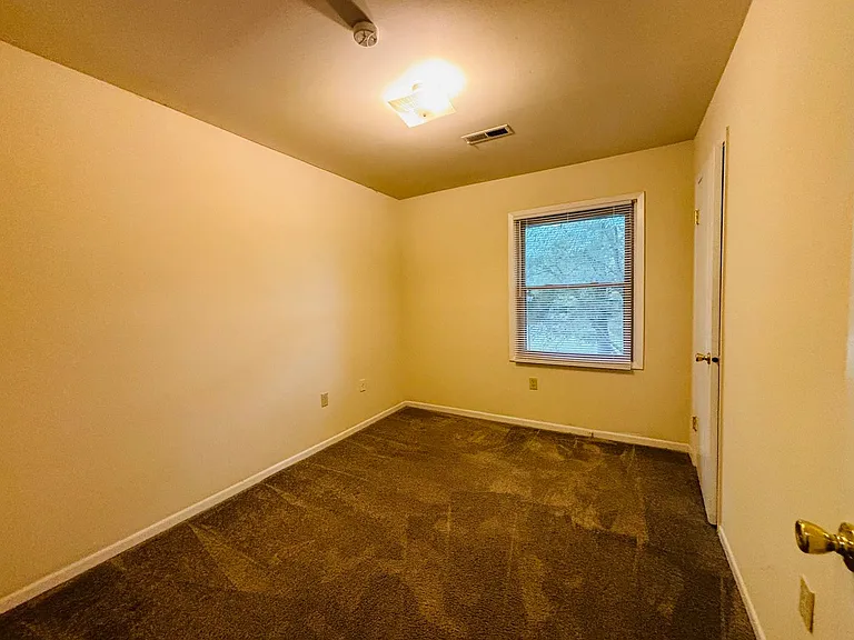 1741 Donlee Dr — Photo 9