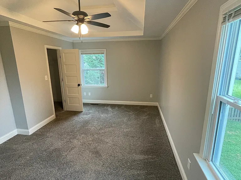 664 NE Clubhouse Dr — Photo 12