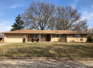 1318 SE Greystone Ave, Bartlesville, OK 74006